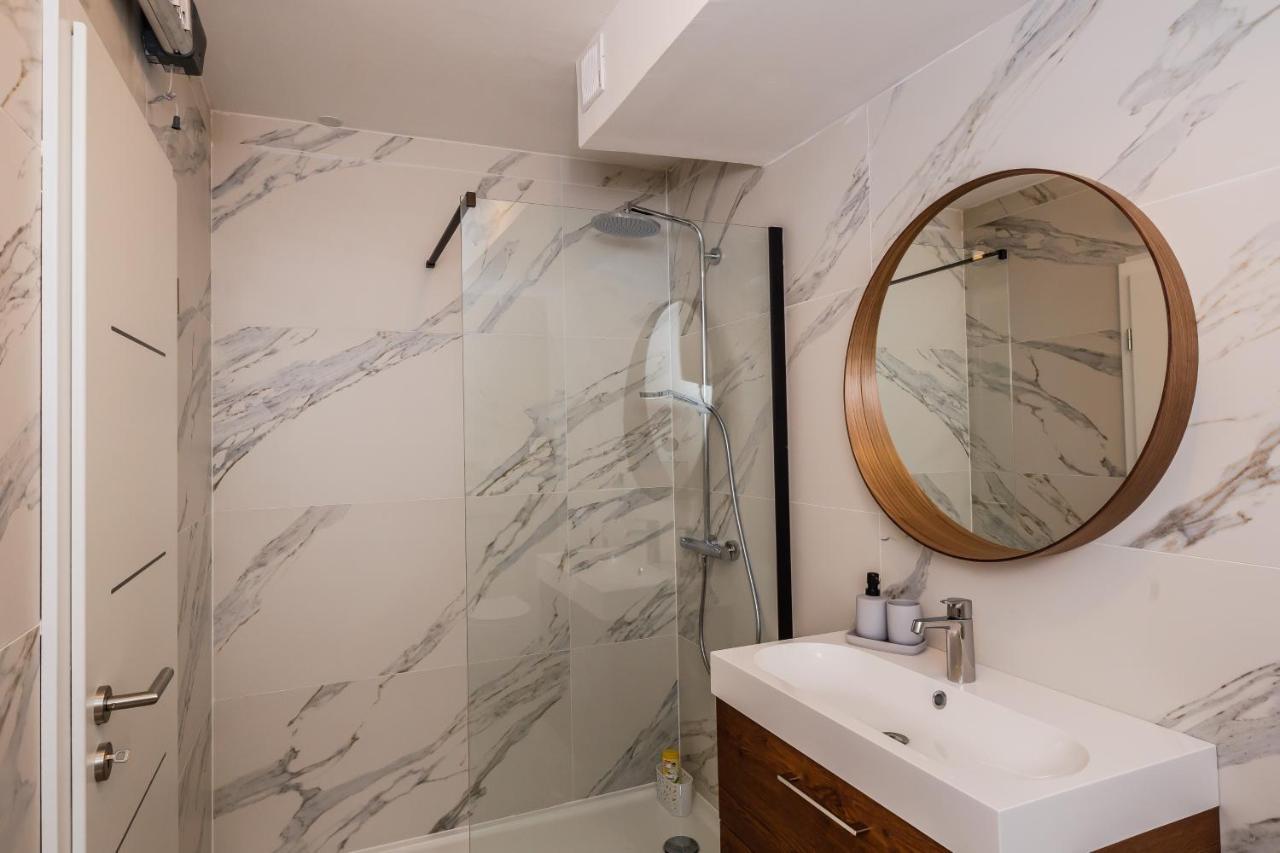 Apartment Maestral Sutivan Luaran gambar