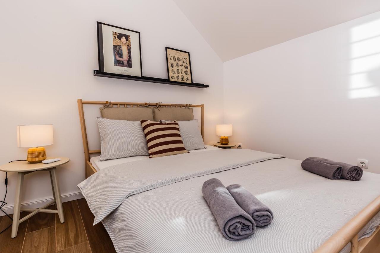 Apartment Maestral Sutivan Luaran gambar