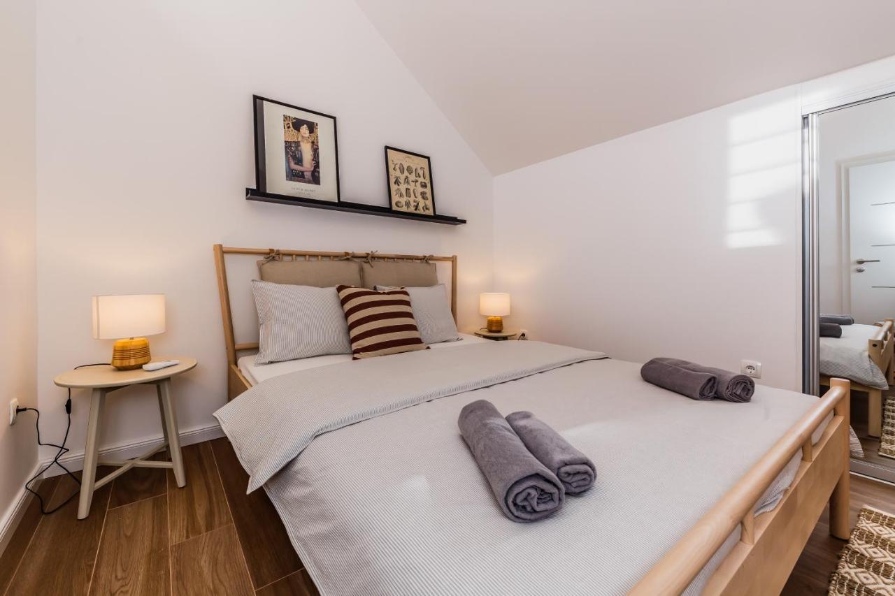 Apartment Maestral Sutivan Luaran gambar
