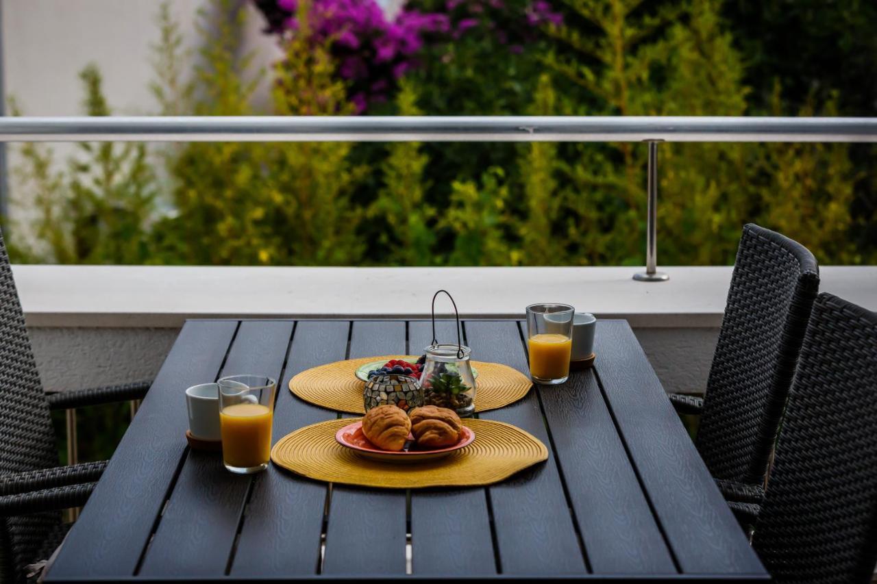 Apartment Maestral Sutivan Luaran gambar