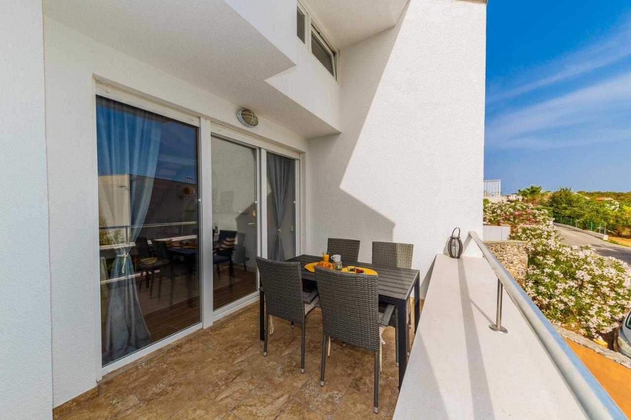 Apartment Maestral Sutivan Luaran gambar